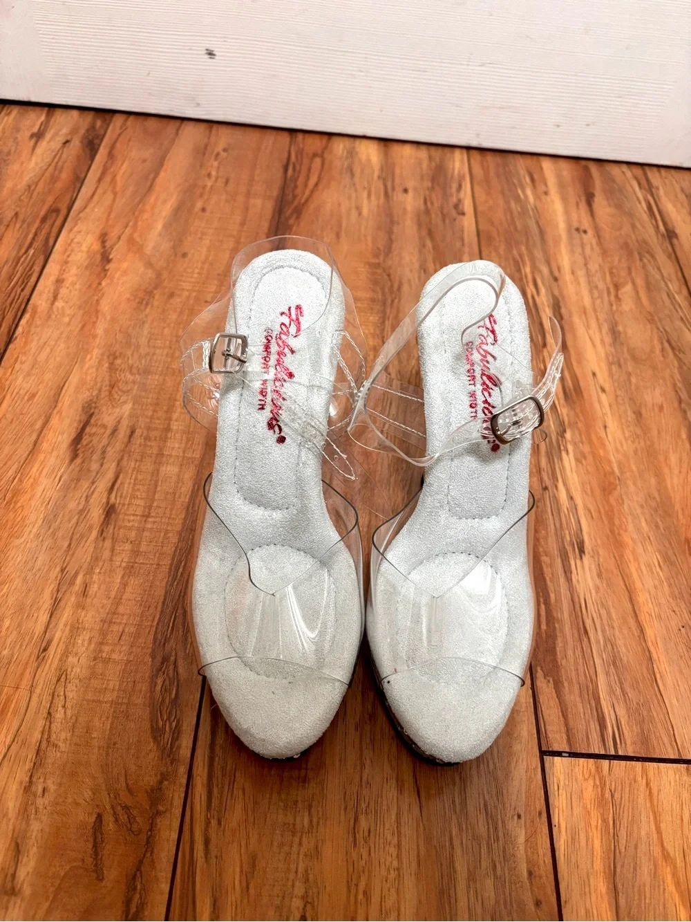 NWOT Pleaser Shoes Fabulicious Elegant-408